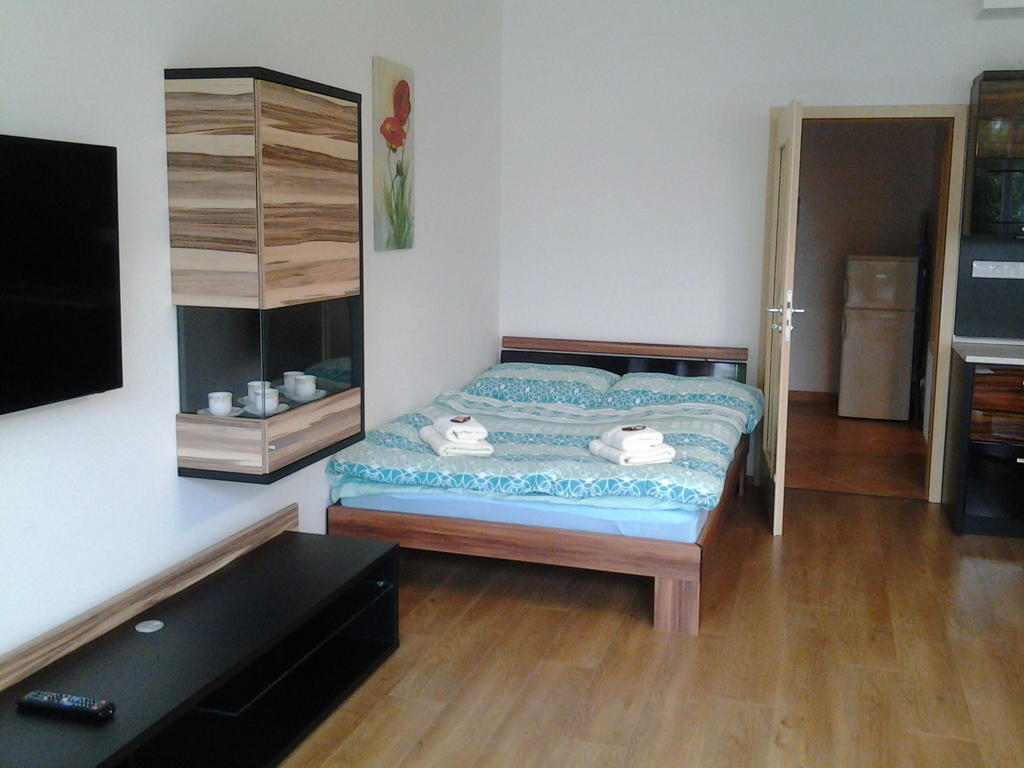 Apartman Residence Nabrezi Beroun  Oda fotoğraf